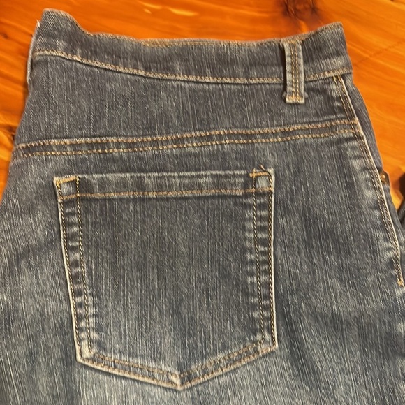 Size 14 Gloria Vanderbilt Amanda boot cut medium wash blue denim jeans - Picture 8 of 16